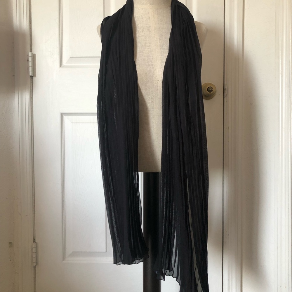 Cejon Black Accordion Scarf - Picture 3 of 8